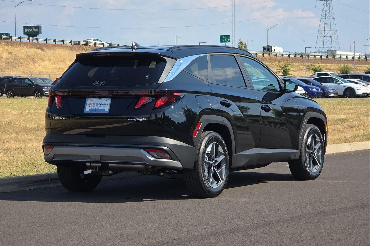 New 2026 Black Hyundai SEL image 3