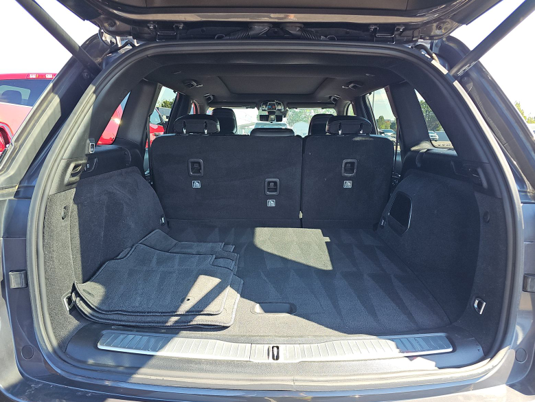Used 2023 Gray Jeep Overland 4xe image 9