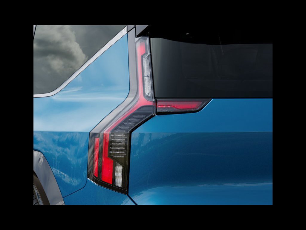 New 2026 Ocean Blue Kia Land AWD image 11
