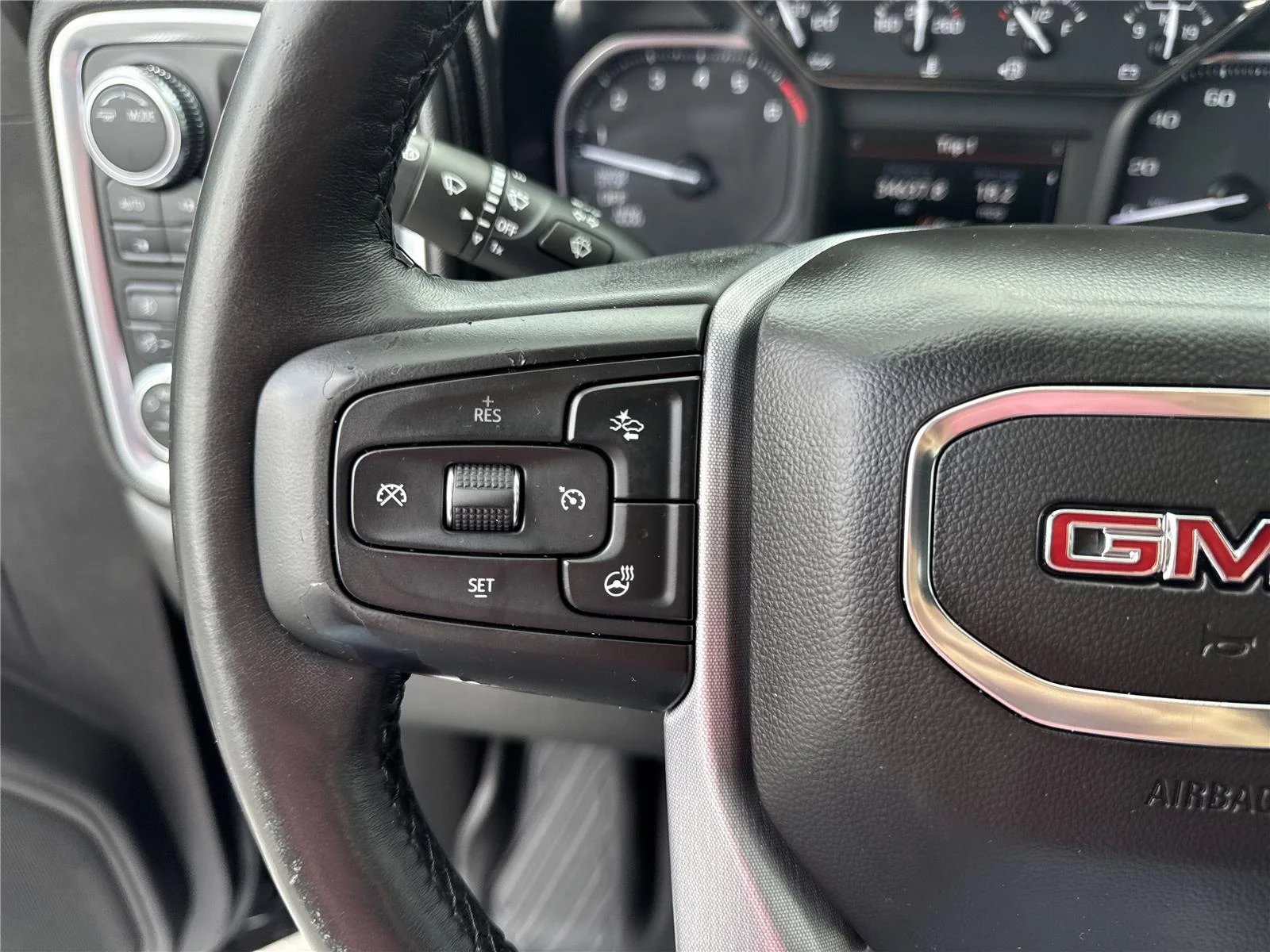 Used 2021 ONYX BLACK GMC SLT image 22