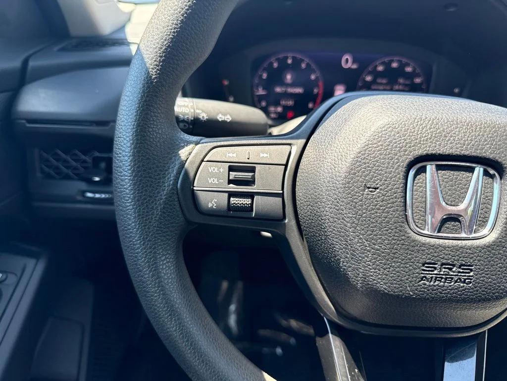 Used 2025 Silver Honda LX image 13