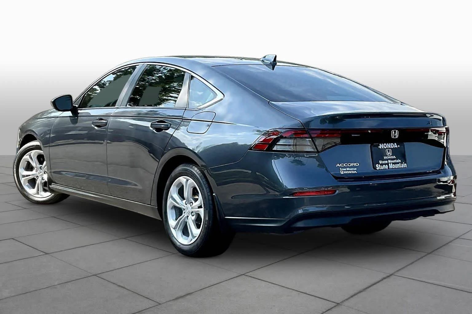 Used 2025 Meteorite Gray Metallic Honda LX image 12