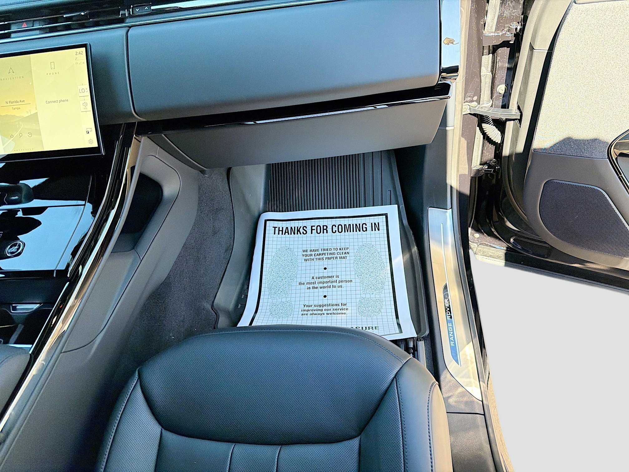 New 2026 Constellation Blue Ultra Metallic Gloss Land Rover Dynamic SE image 19
