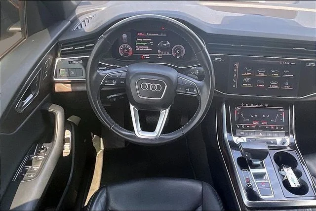 Used 2019  Audi 3.0T Premium Plus image 5