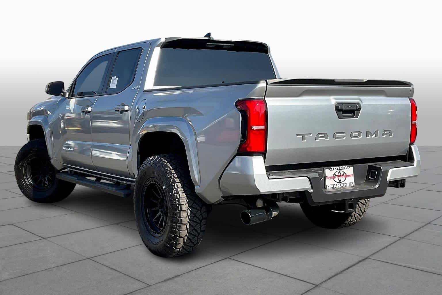 2025 Toyota Tacoma SR5 - Photo 12