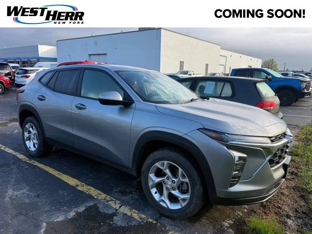 2024 Chevrolet Trax LS's photo