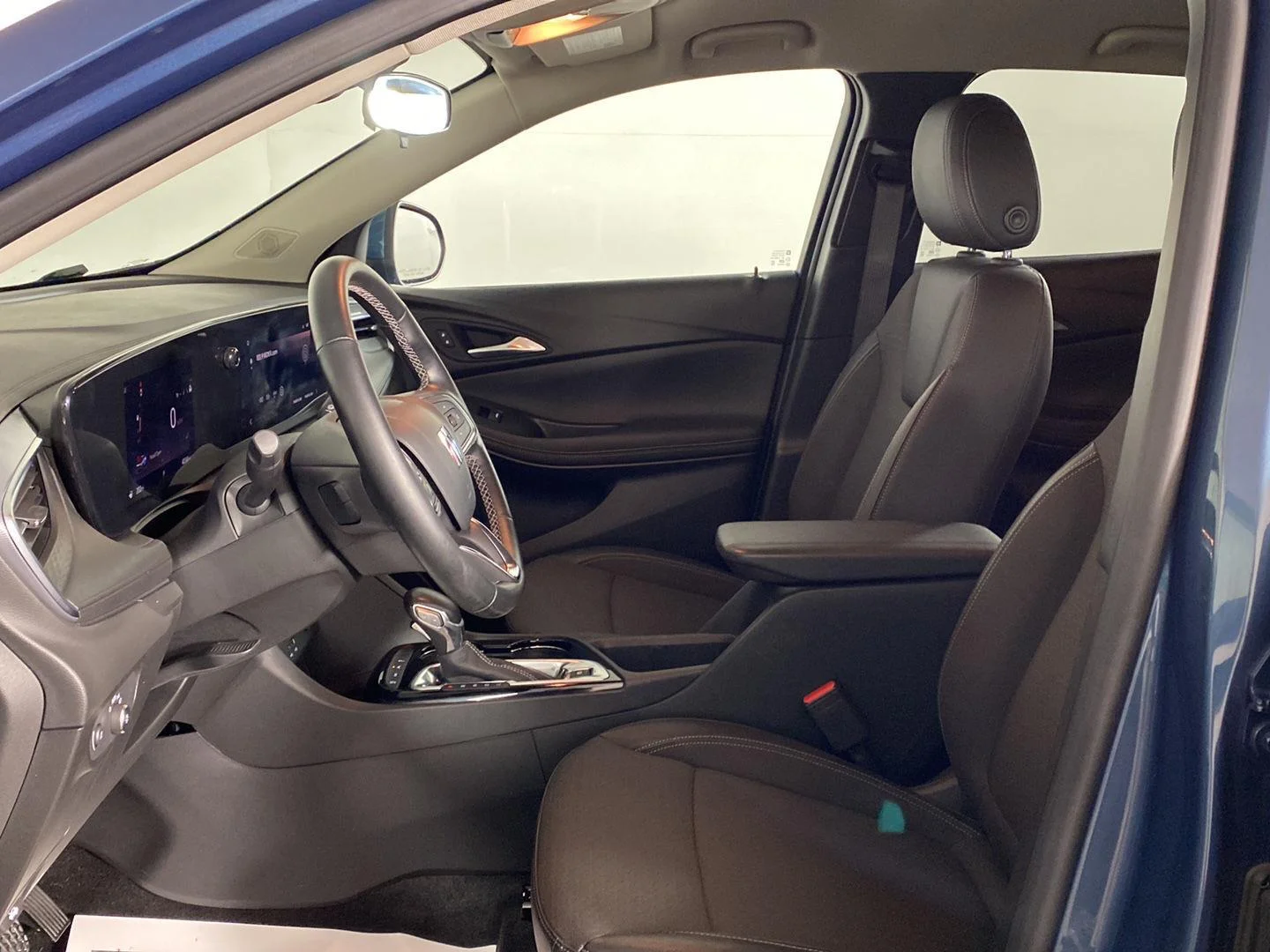 Used 2024 Ocean Blue Metallic Buick Preferred image 27