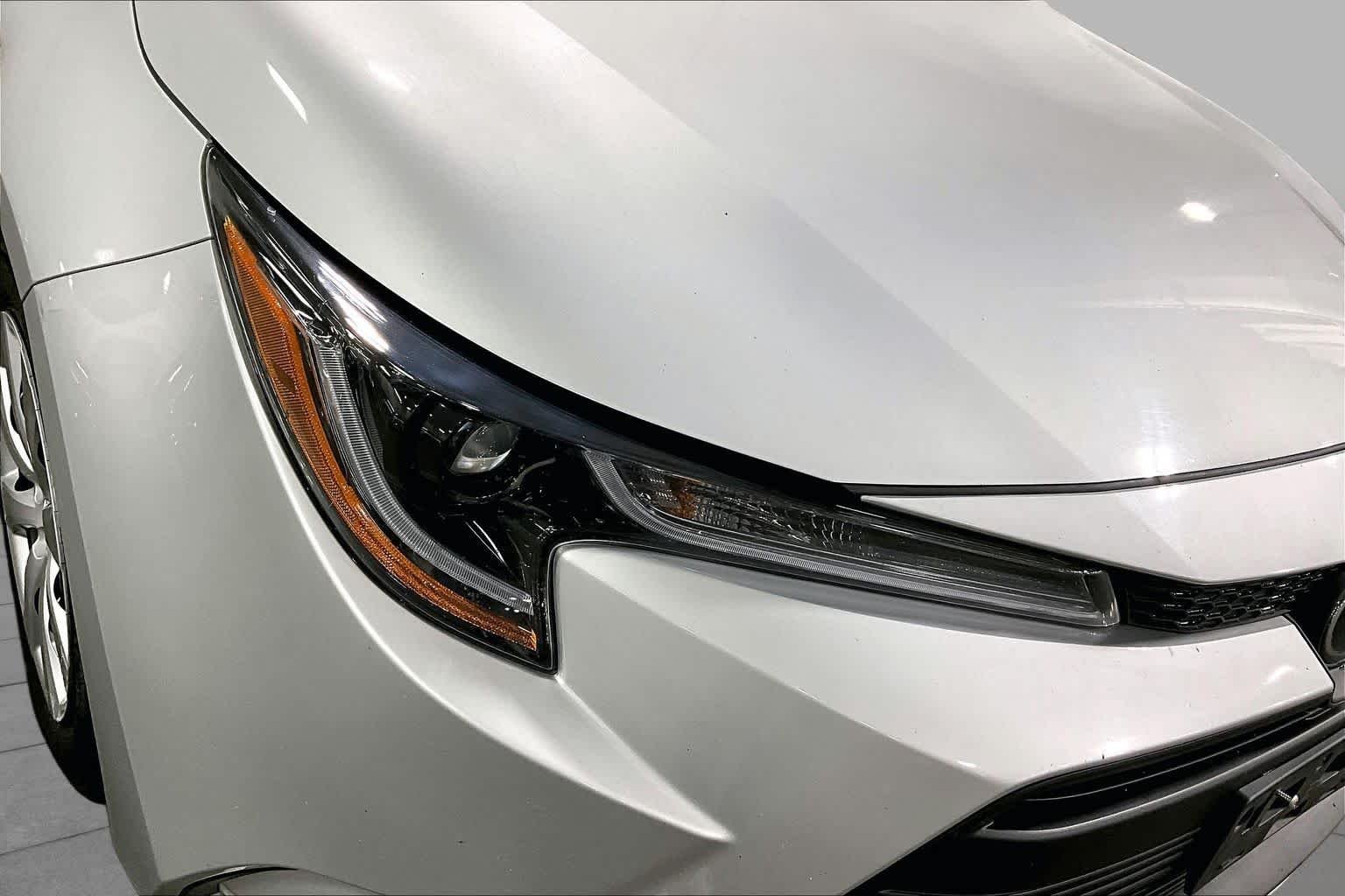 Used 2024 Classic Silver Metallic Toyota LE image 28