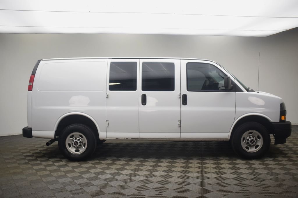 Used 2018 Summit White GMC Work Van image 8
