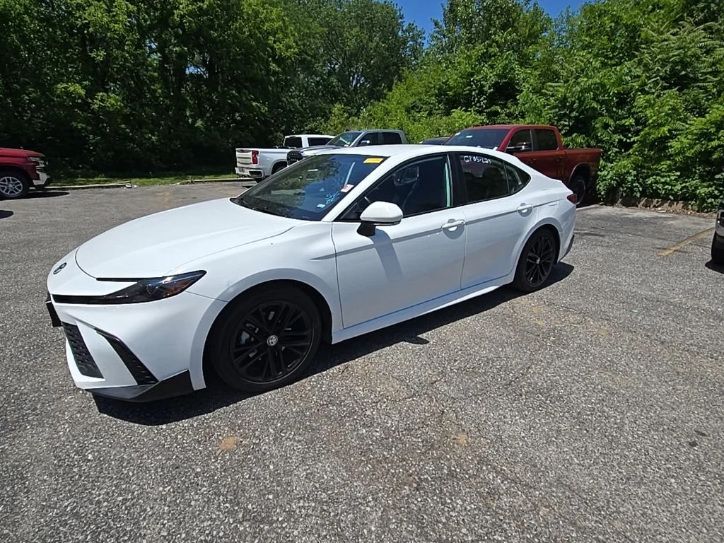 Used 2025 Toyota Camry SE with VIN 4T1DAACK4SU021815 for sale in Kansas City