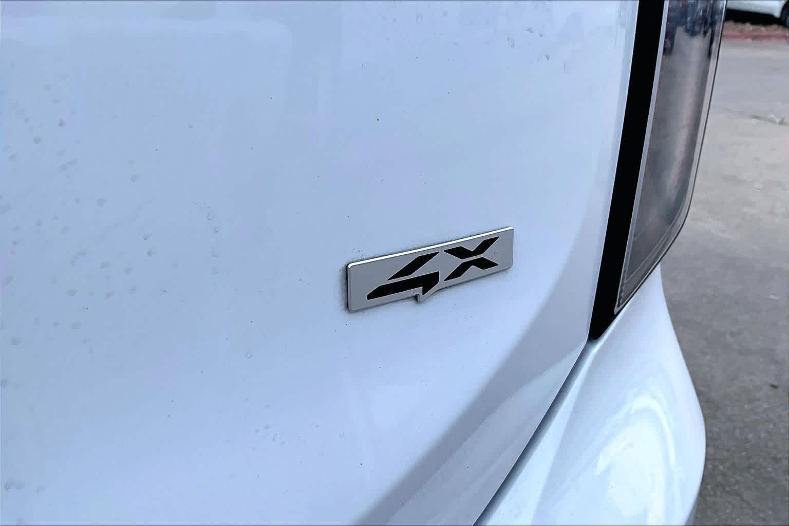 Certified Used 2024 Glacial White Pearl Kia SX Prestige image 10