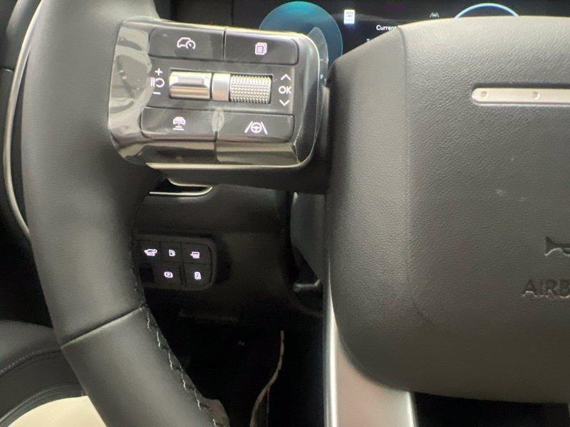 New 2027 White Hyundai SEL 8P image 22