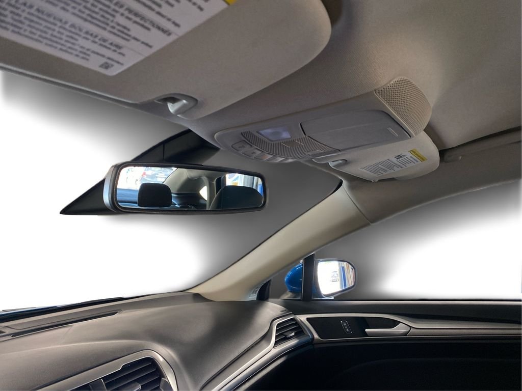 Used 2020 Blue Ford SE image 10
