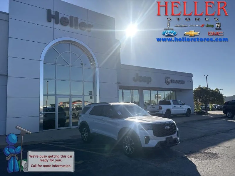 Used 2026 White Metallic Ford Platinum image 1