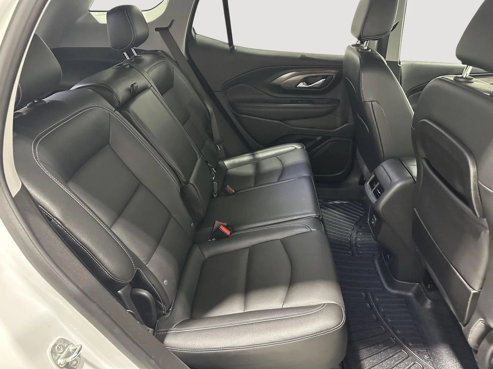 Used 2023 SUMMIT WHITE GMC SLT image 25