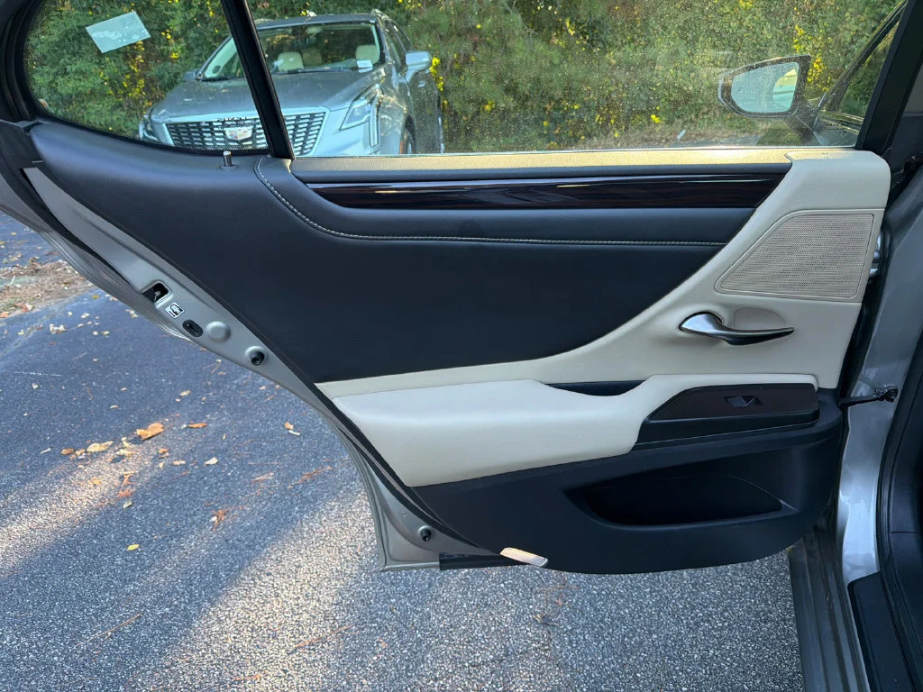 Used 2019 Silver Lexus 350 image 21