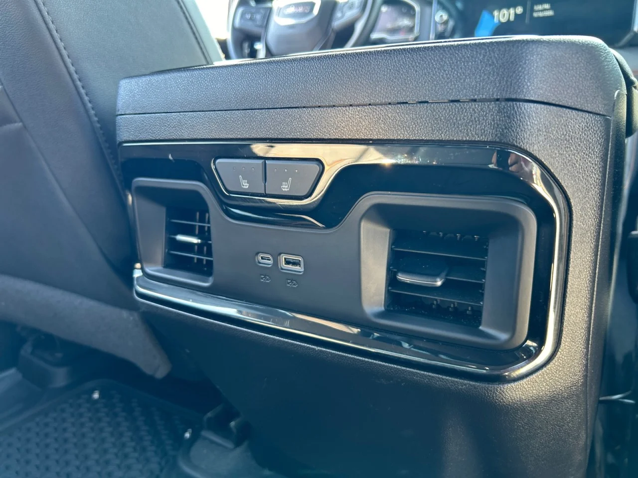 Used 2025 Summit White GMC AT4 image 26