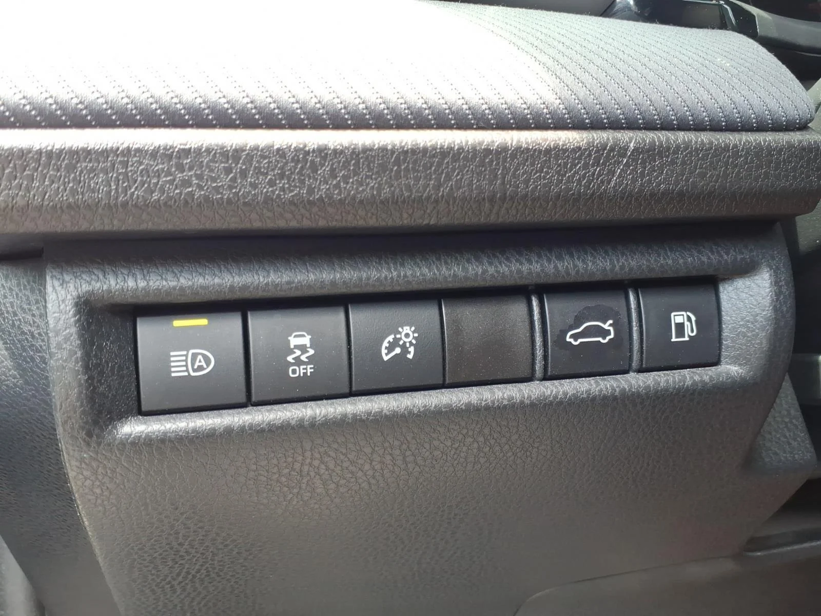Used 2025 Ocean Gem Toyota SE image 9