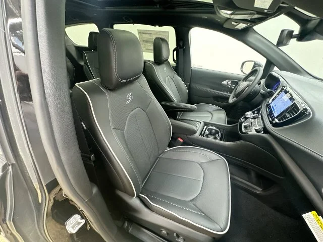 2026 Chrysler Pacifica Limited - Photo 29