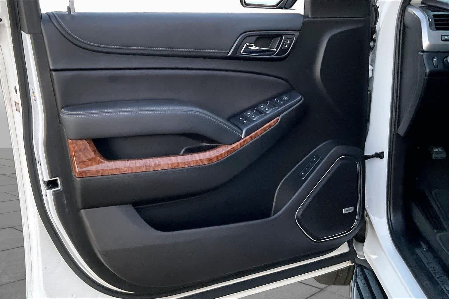 Used 2019 Summit White Chevrolet Premier image 21