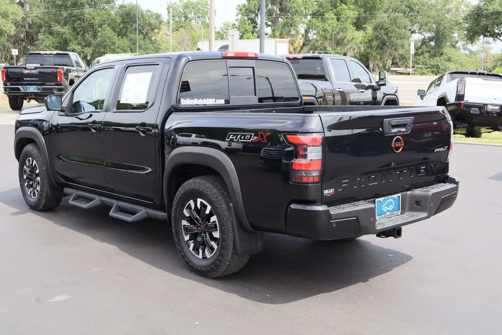 Used 2022 Black Nissan PRO-X image 7