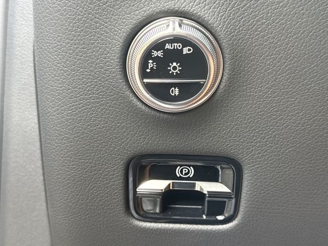 Used 2026 Black Mercedes-Benz GLC 300 image 20