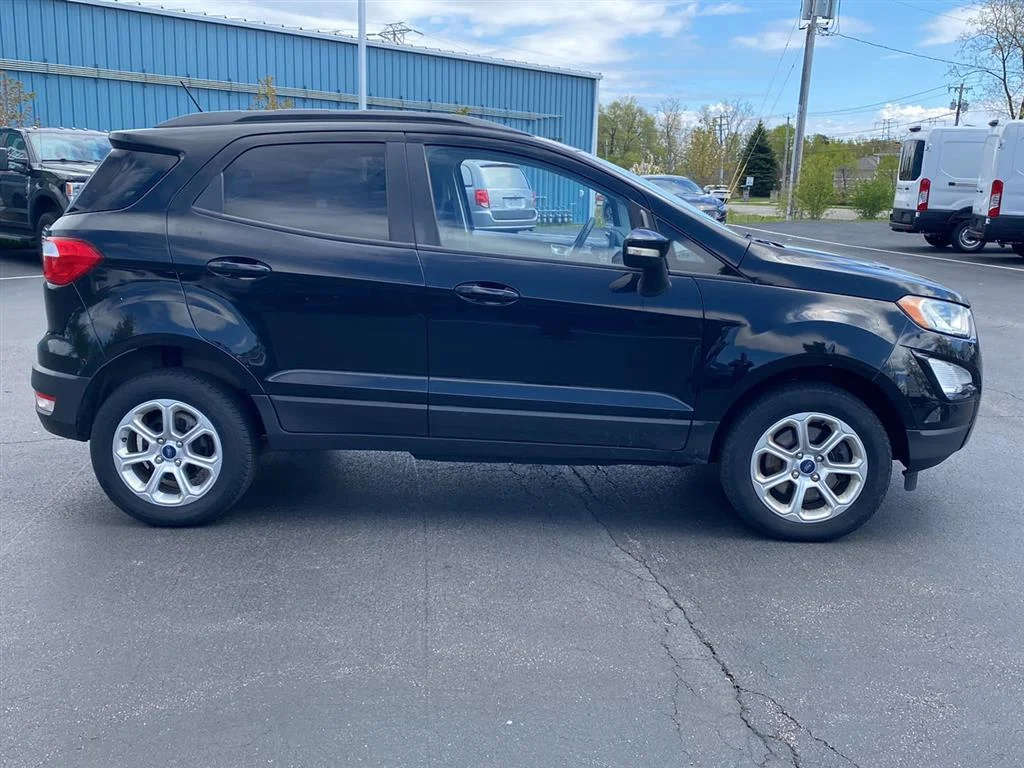 Used 2019 Shadow Black Ford SE image 12
