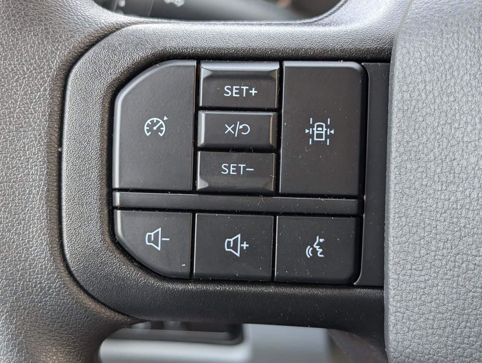 2025 Ford F-350 Super Duty Chassis Cab XL - Photo 23