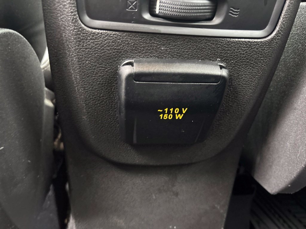 Used 2017 Magnetic Ford SE image 30