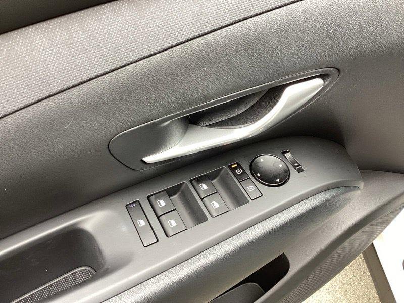 New 2026 White Hyundai SEL Convenience image 21