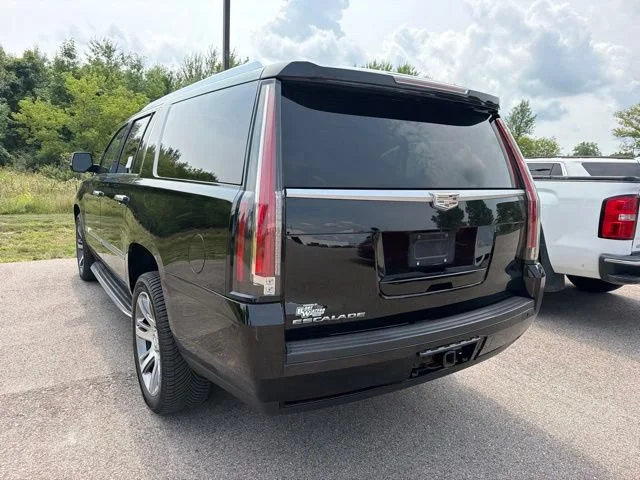 Used 2016 BLACK RAVEN Cadillac Luxury Collection image 10