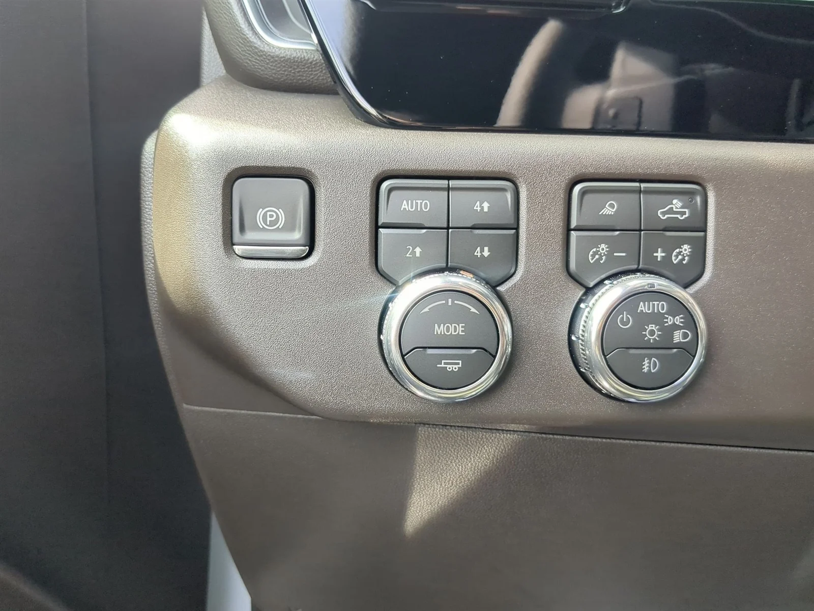 New 2026 Summit White GMC SLT image 42
