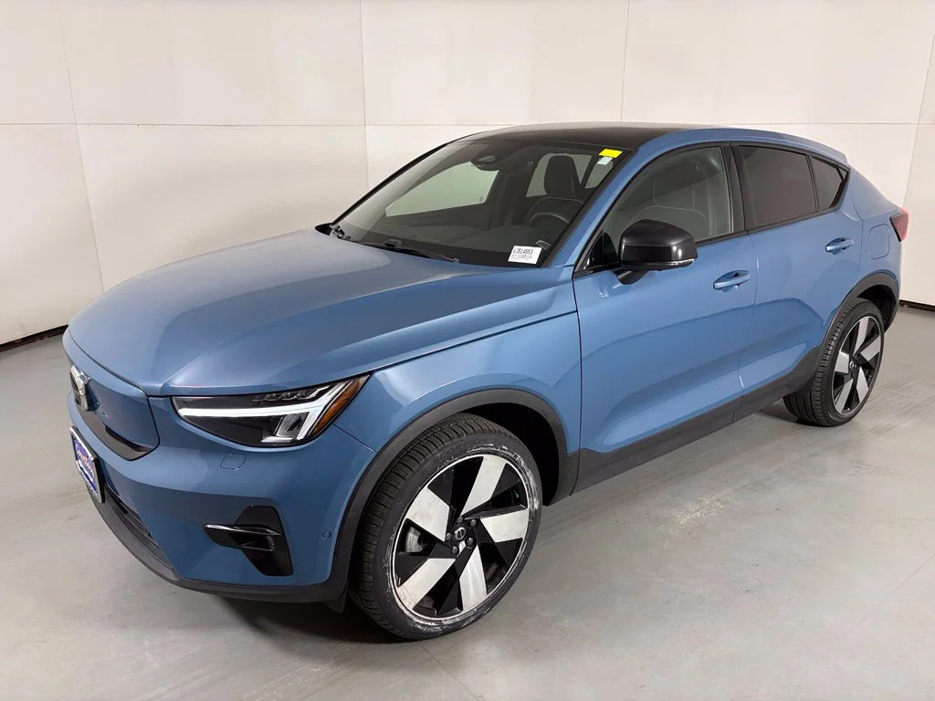 Used 2023 Blue Volvo Ultimate image 4