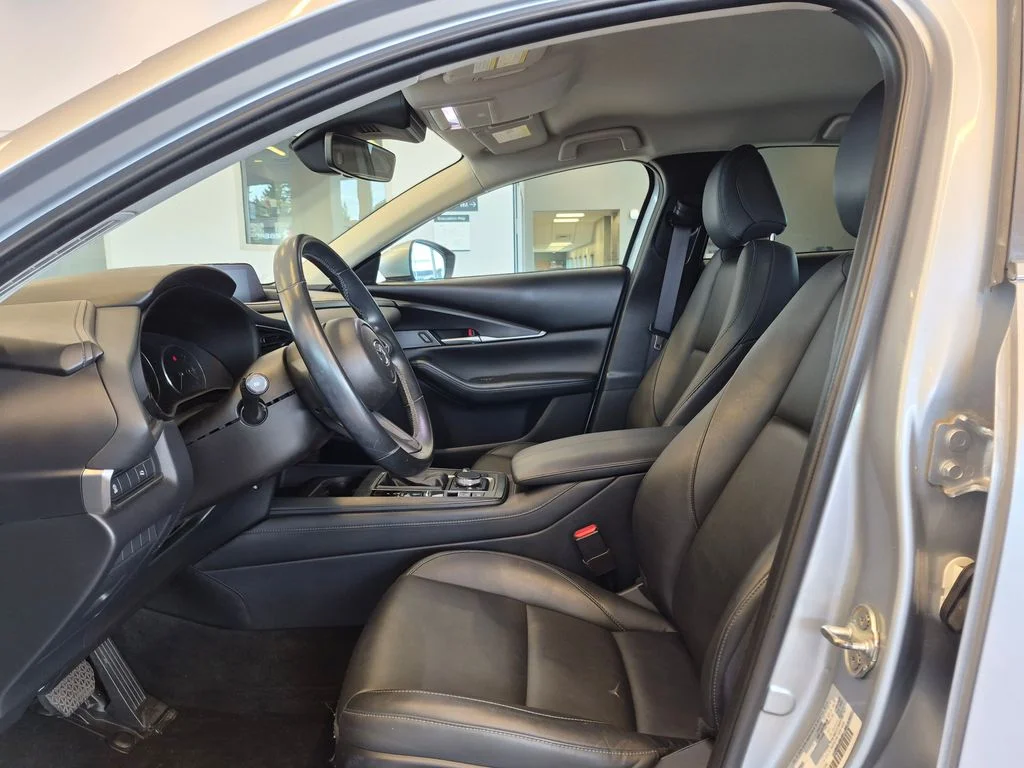 Used 2021 Silver Mazda Select image 15