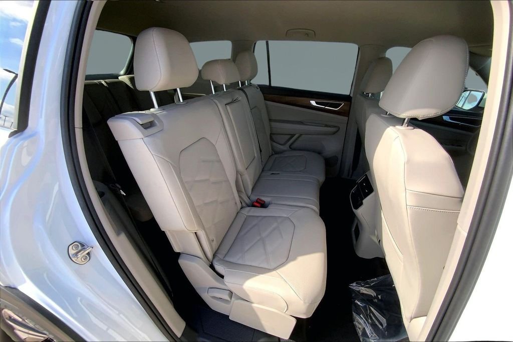 New 2026 Opal White Pearl Volkswagen 2.0T SE image 10