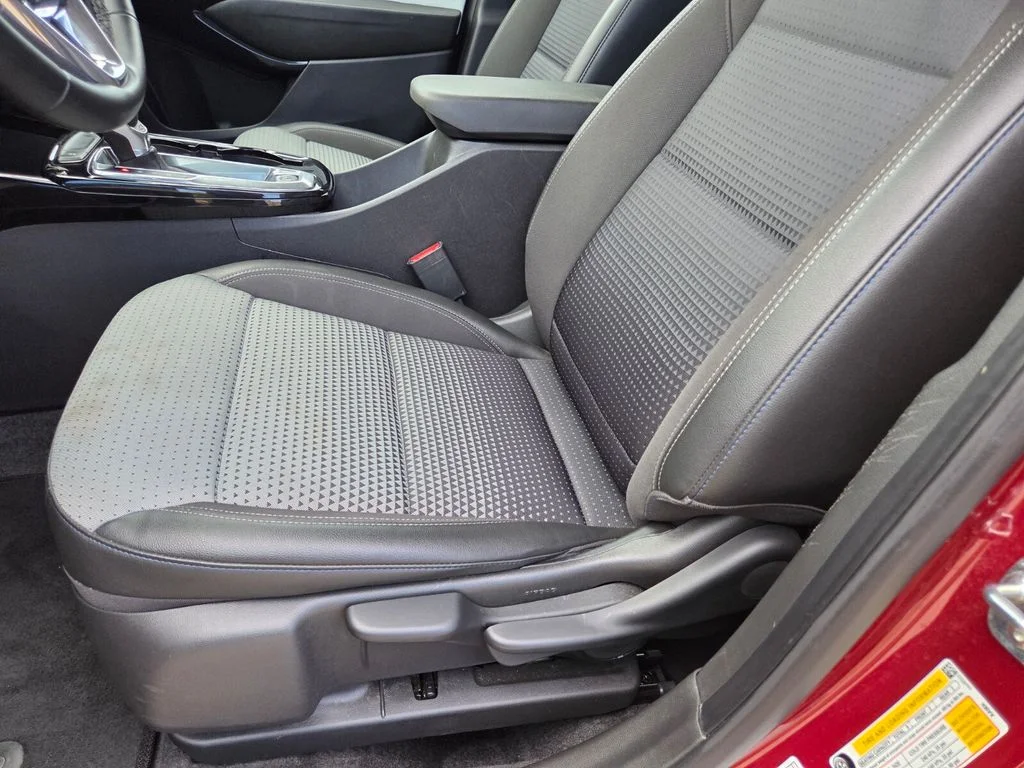 Used 2025 Red Chevrolet LT image 10