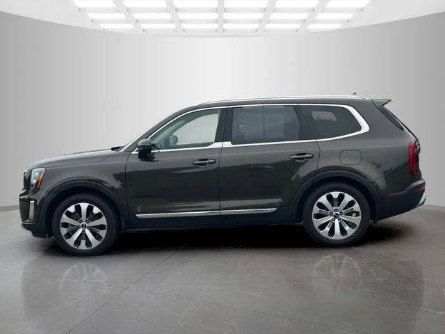 Certified Used 2021 Green Kia EX image 4