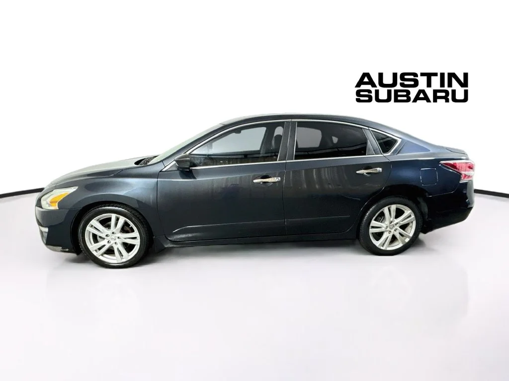 Used 2015 Blue Nissan 3.5 SL image 4