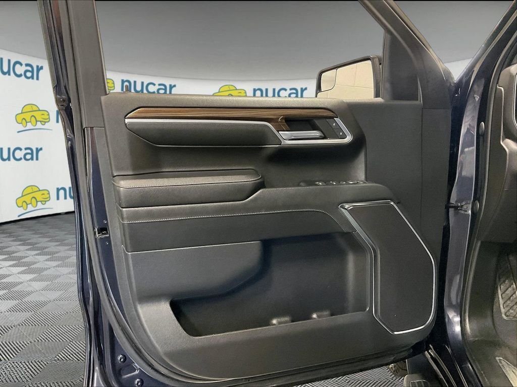Used 2023 Gray Chevrolet RST image 9