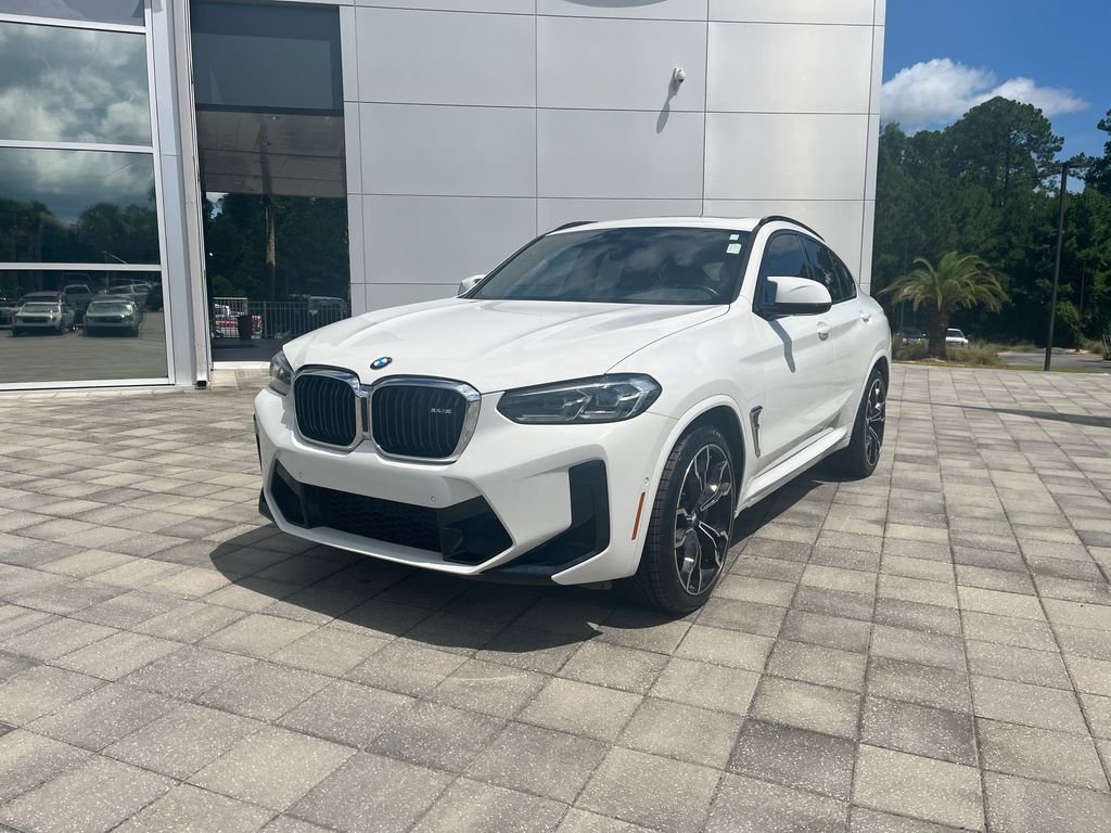 Used 2024 Alpine White BMW Base image 2