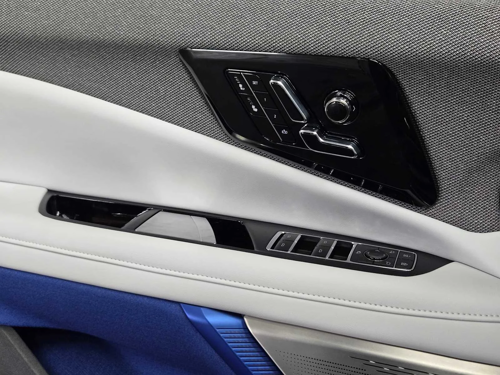 2026 Cadillac OPTIQ Luxury - Photo 16