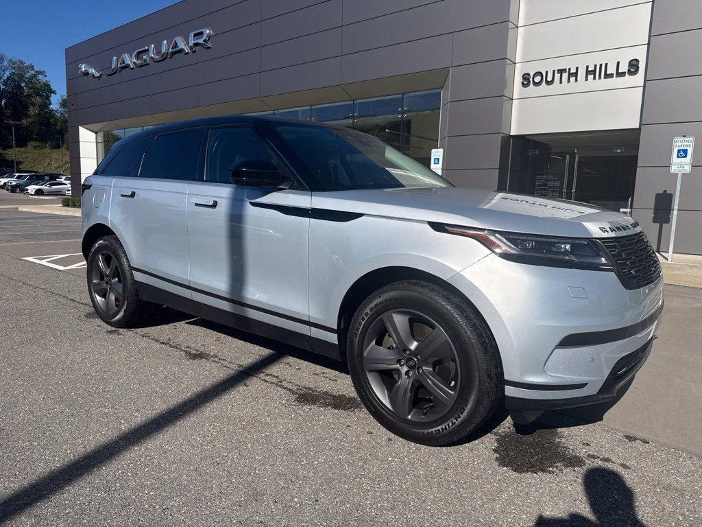 Used 2024 Hakuba Silver Metallic Land Rover S image 3