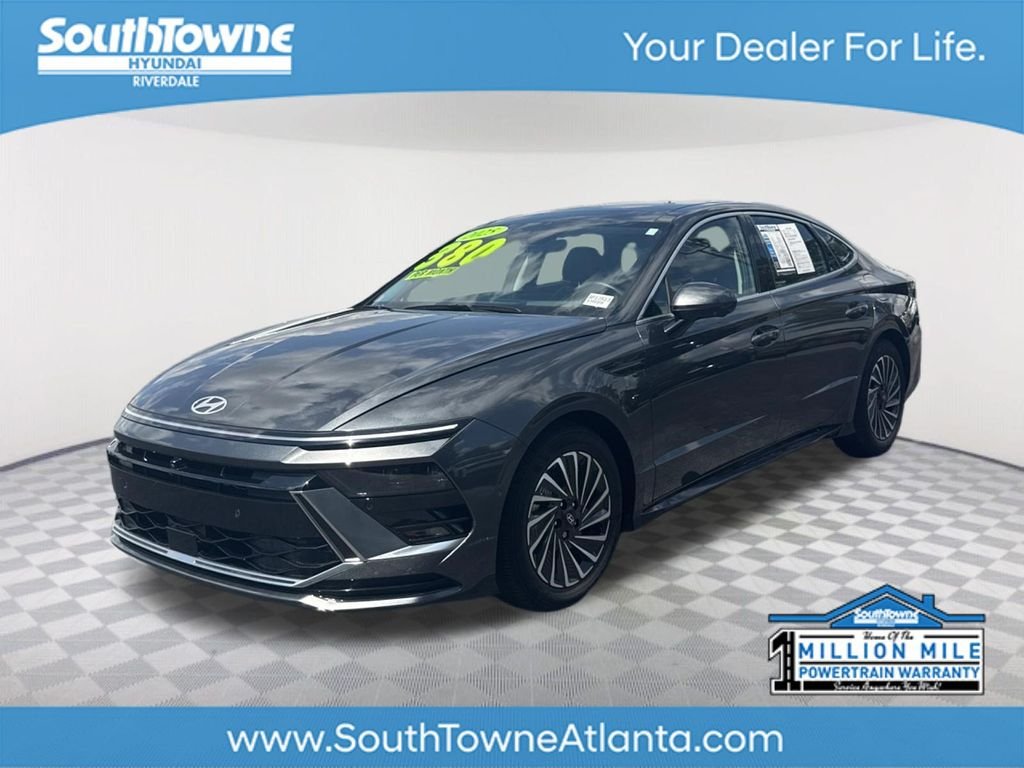 Used 2025 Gray Hyundai Limited image 1