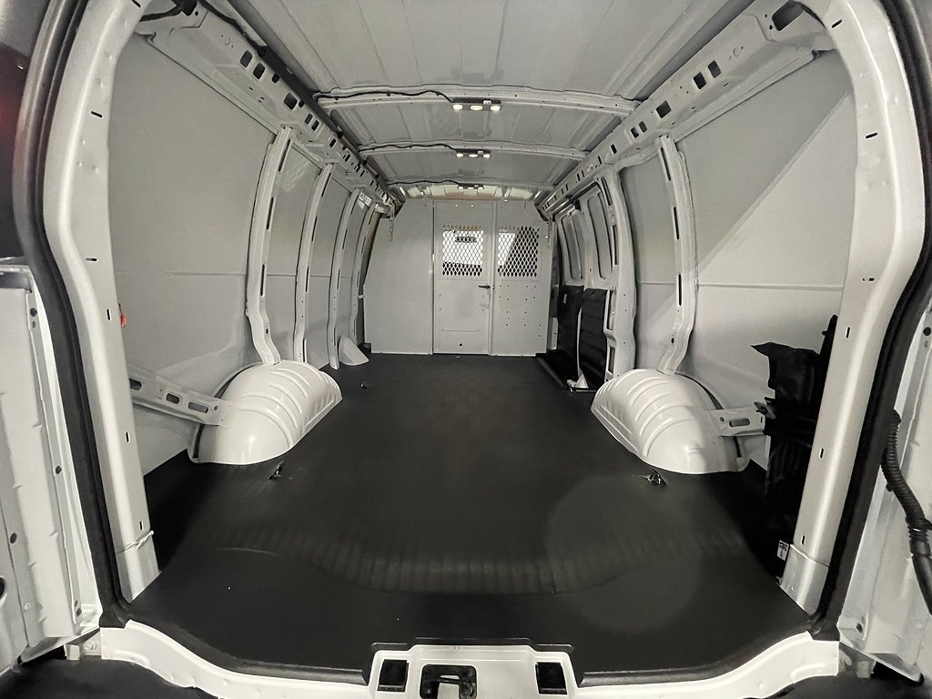 New 2026 Summit White GMC Work Van image 15