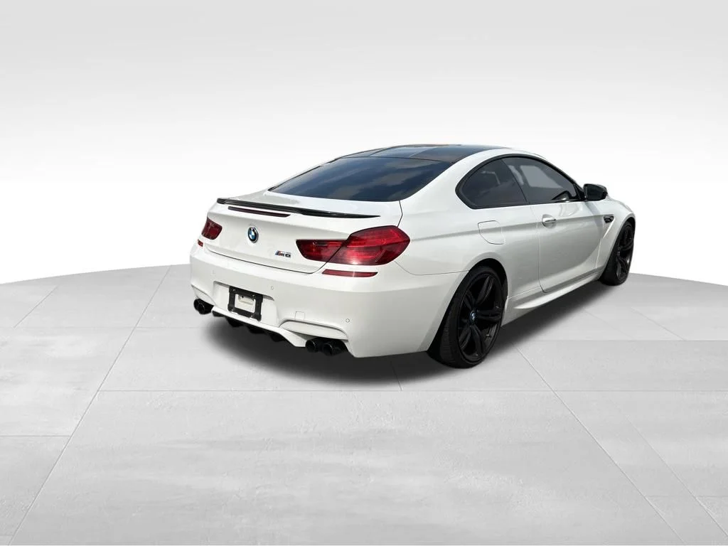 Used 2017 White BMW Competition image 5
