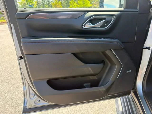 Used 2023 Sterling Metallic GMC AT4 image 10