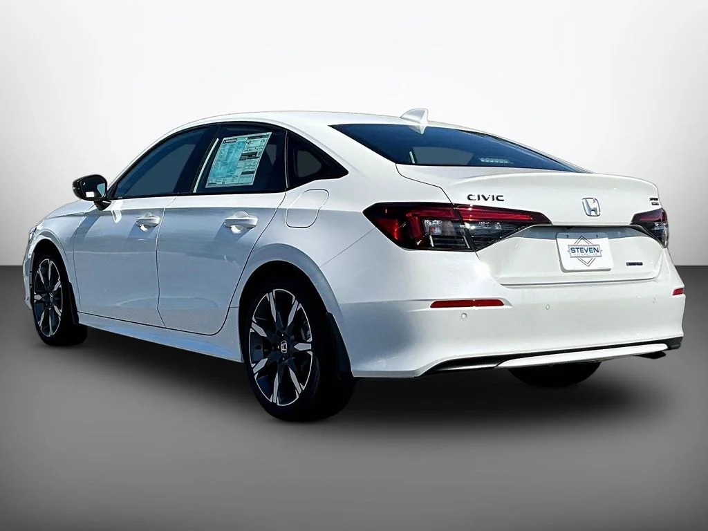 New 2026 Platinum White Pearl Honda 2WD Sport Touring Hybrid image 4
