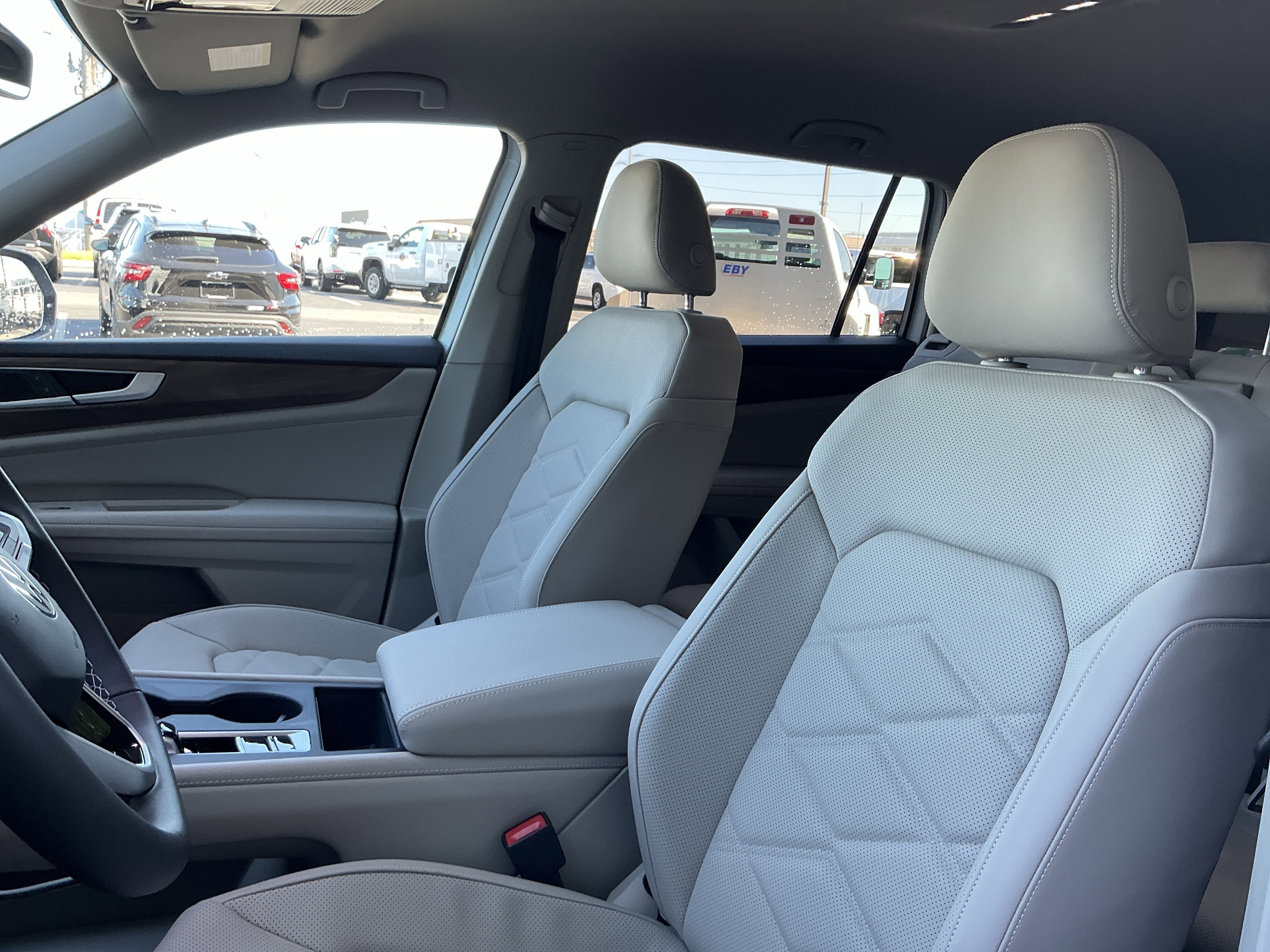 New 2026 Opal White Pearl Volkswagen 2.0T SE image 12
