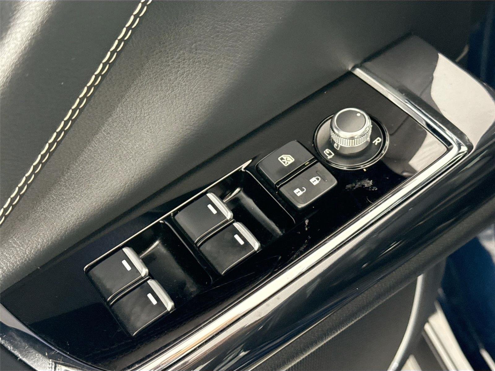 Used 2023 Deep Crystal Blue Mica Mazda Grand Touring image 29