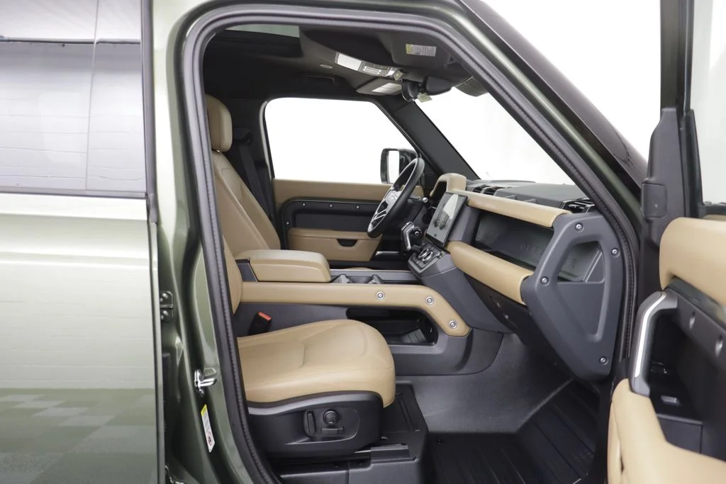 Certified Used 2026 Green Land Rover X-Dynamic SE image 18